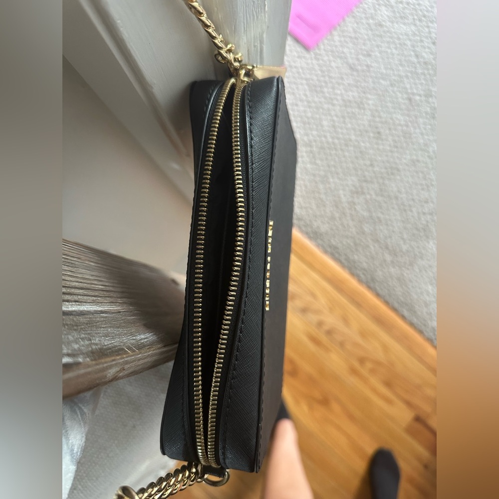 Michael Kors Crossbody - Picture 7 of 9